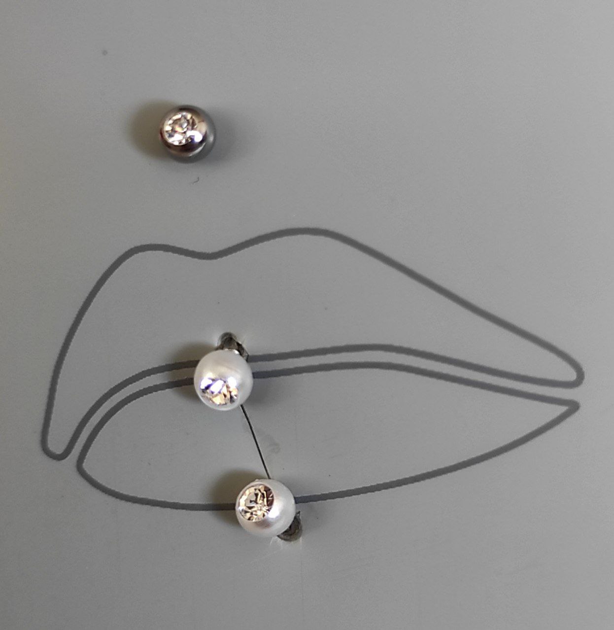 پیرسینگ لب استیل درجه یک ضدحساسیت وارداتی (دو عدد)