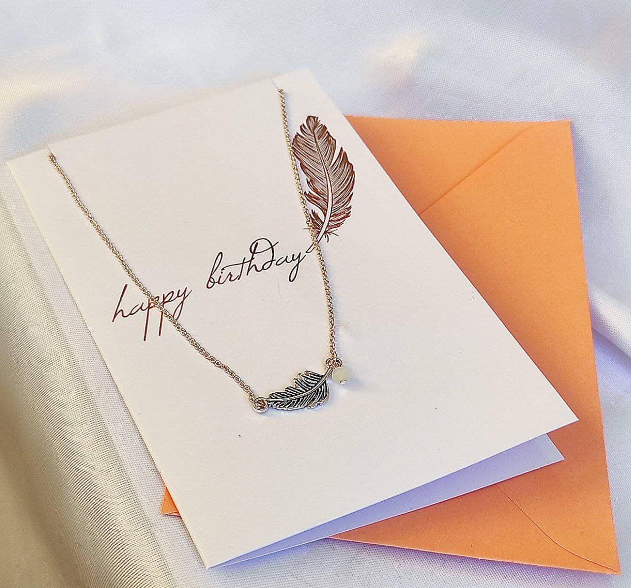 گردنبند آویز طرح پر (Feather) با نگین مرواریدی و زنجیر نقره‌ای