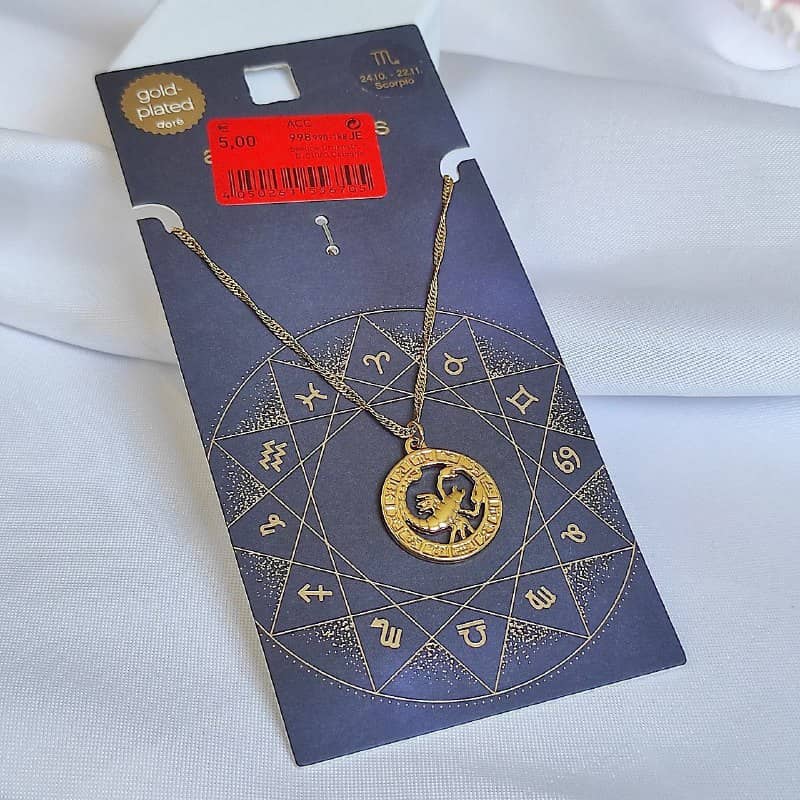 گردنبند آویز ماه تولد عقرب (Scorpio) طلایی با آبکاری